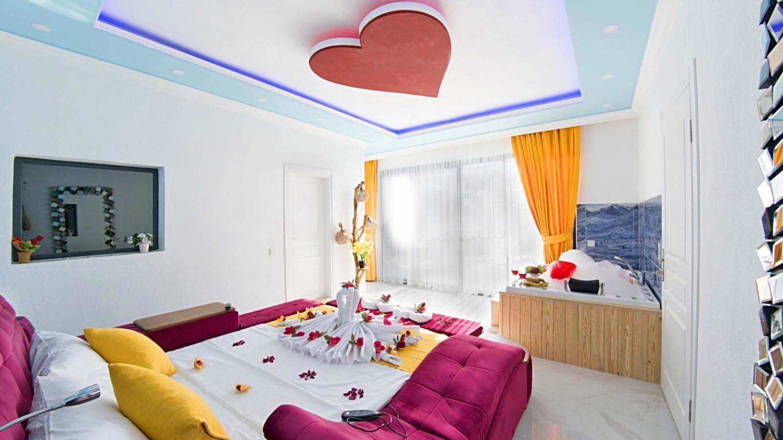 Villa Elif Uezuemlue Kaş Exteriör bild